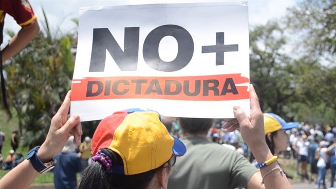 Chaos in Venezuela: Opposition befürchtet Diktatur