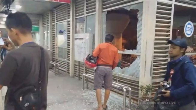 Jakarta im Fadenkreuz: Zwei Explosionen in Indonesien