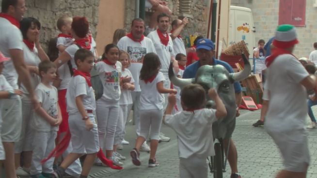 Pamplona: Hier rennen die Kinder bei der Stierhatz