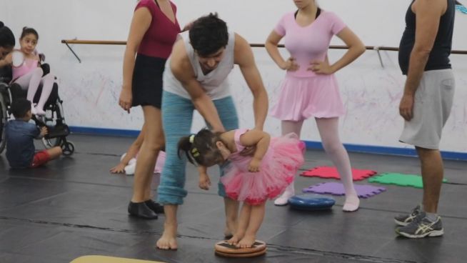 Tanz im Dunkeln: Erste Ballettschule für Blinde