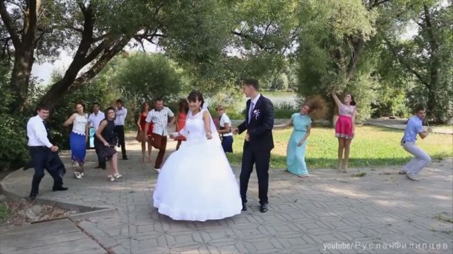 Bitte leise: Moskauer Hochzeiten ohne Spaß