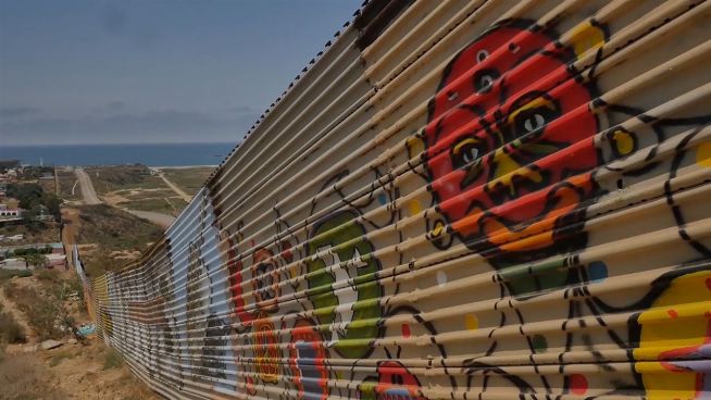 Kunst gegen Grenzen: Weltrekord auf Trumps Mauer