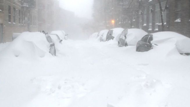 Versunken im Schnee: Hohe Schäden in den USA