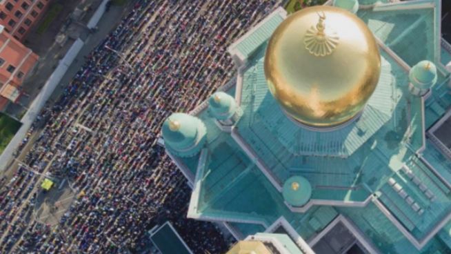 Ärger in Moskau: Russenfest trifft auf Muslimfeier